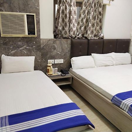 Hotel Gateway Kailash Варанаси Екстериор снимка