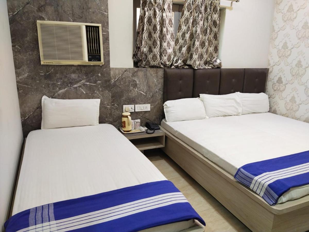 Hotel Gateway Kailash Варанаси Екстериор снимка