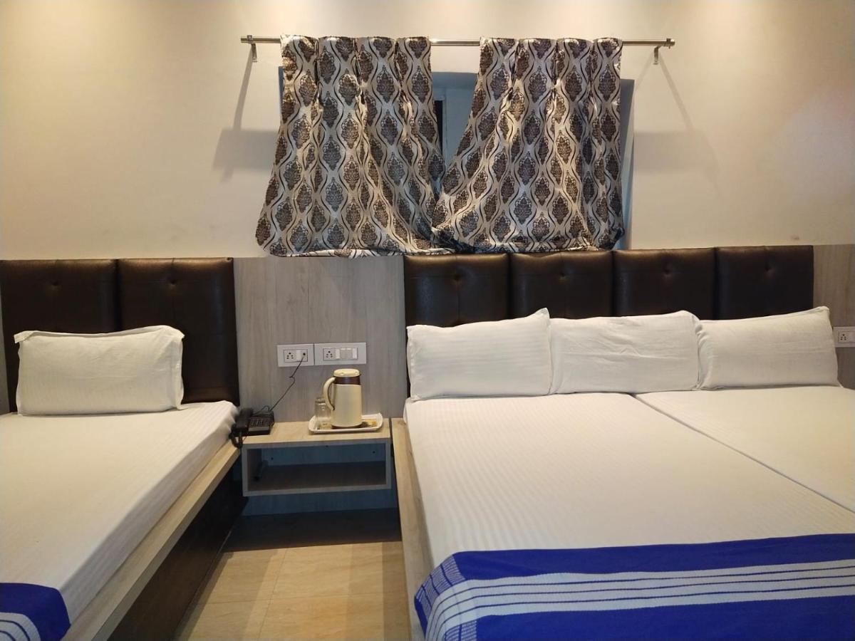 Hotel Gateway Kailash Варанаси Екстериор снимка