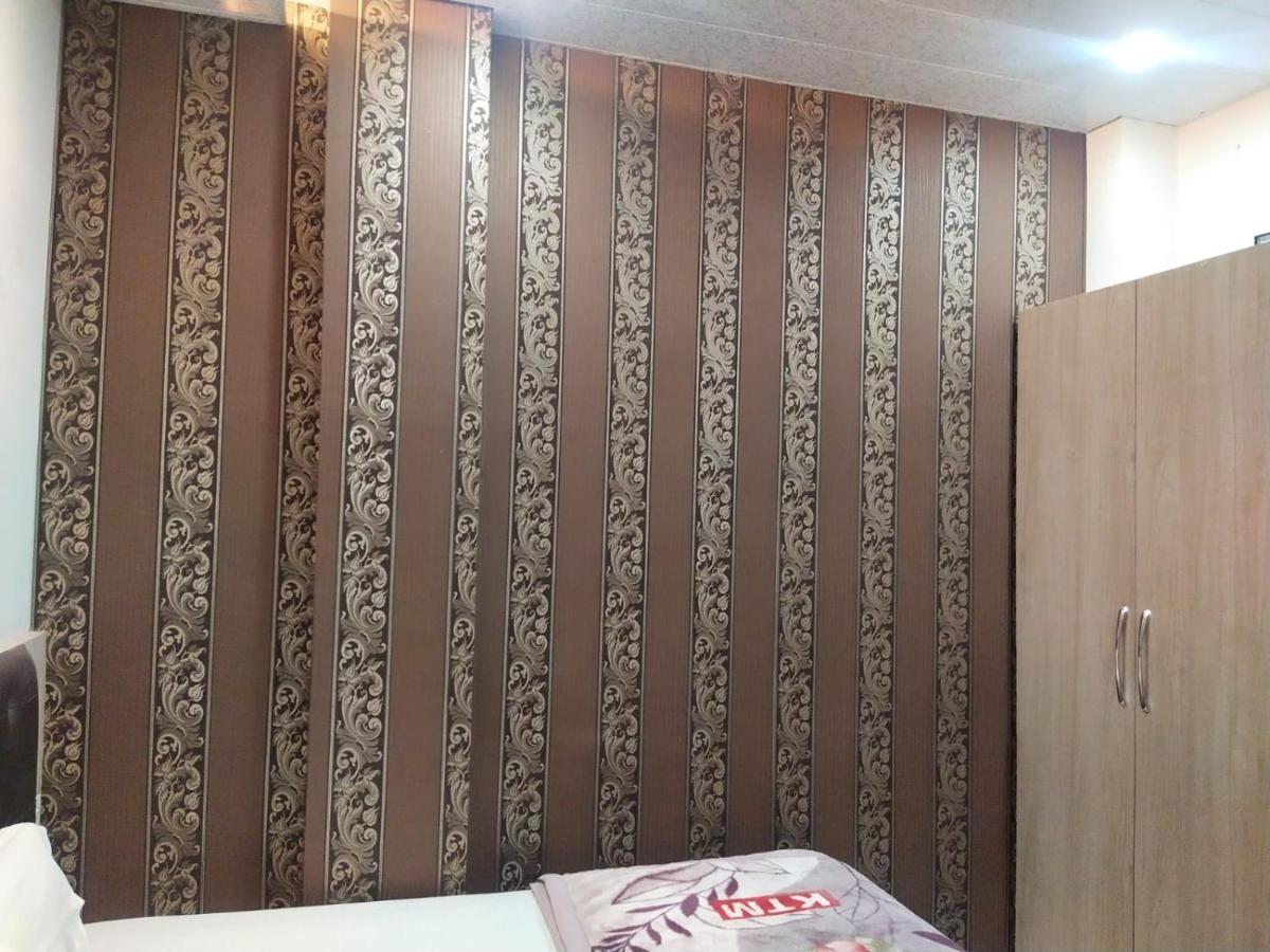 Hotel Gateway Kailash Варанаси Екстериор снимка