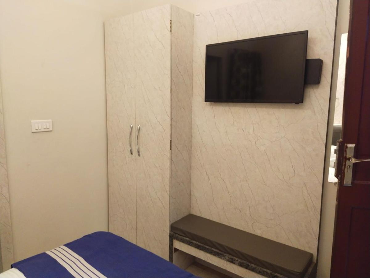 Hotel Gateway Kailash Варанаси Екстериор снимка