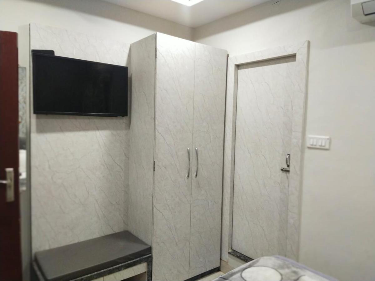 Hotel Gateway Kailash Варанаси Екстериор снимка