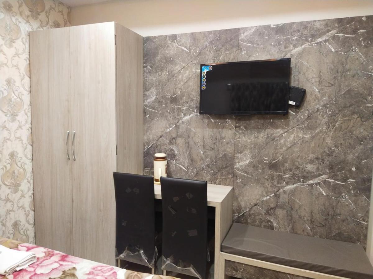 Hotel Gateway Kailash Варанаси Екстериор снимка