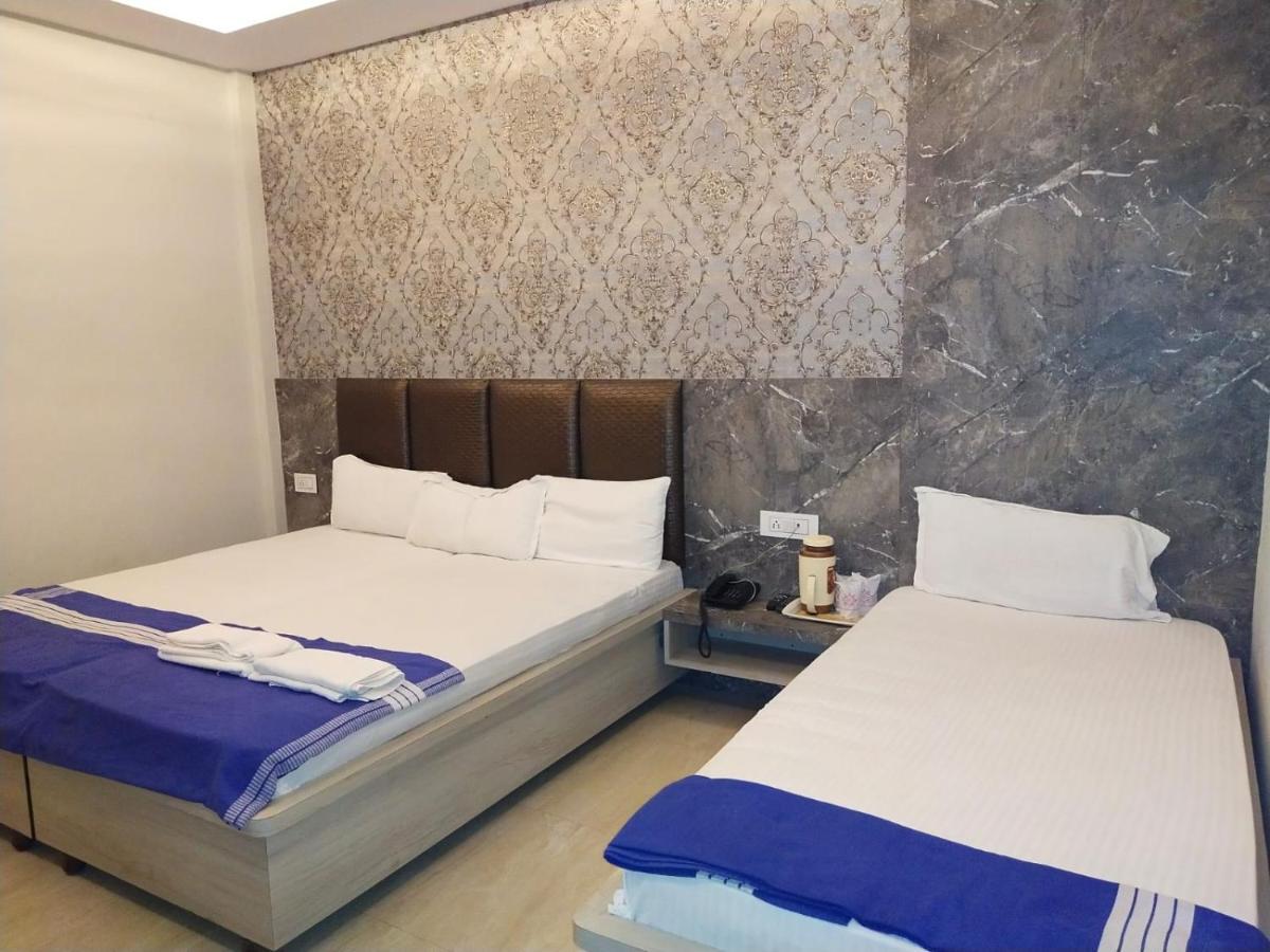 Hotel Gateway Kailash Варанаси Екстериор снимка