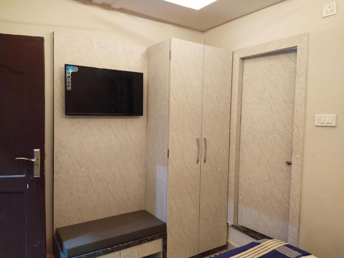 Hotel Gateway Kailash Варанаси Екстериор снимка