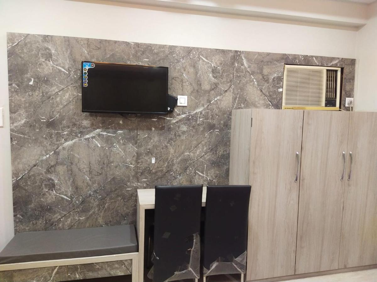 Hotel Gateway Kailash Варанаси Екстериор снимка