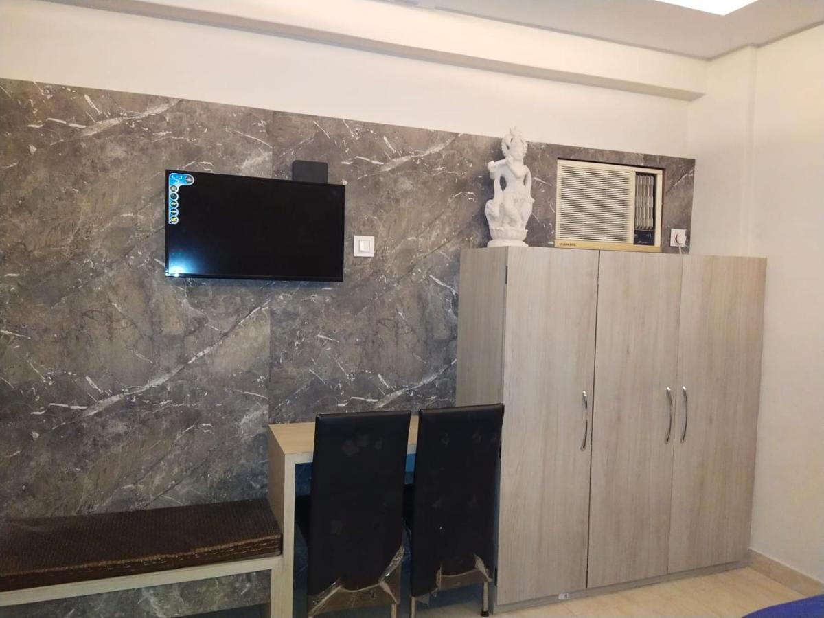Hotel Gateway Kailash Варанаси Екстериор снимка