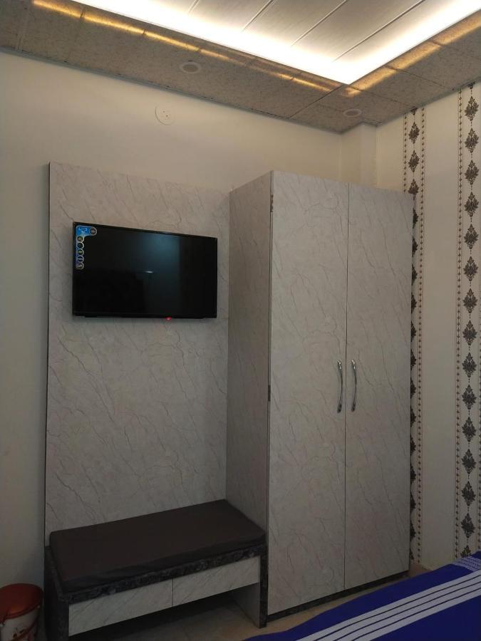 Hotel Gateway Kailash Варанаси Екстериор снимка