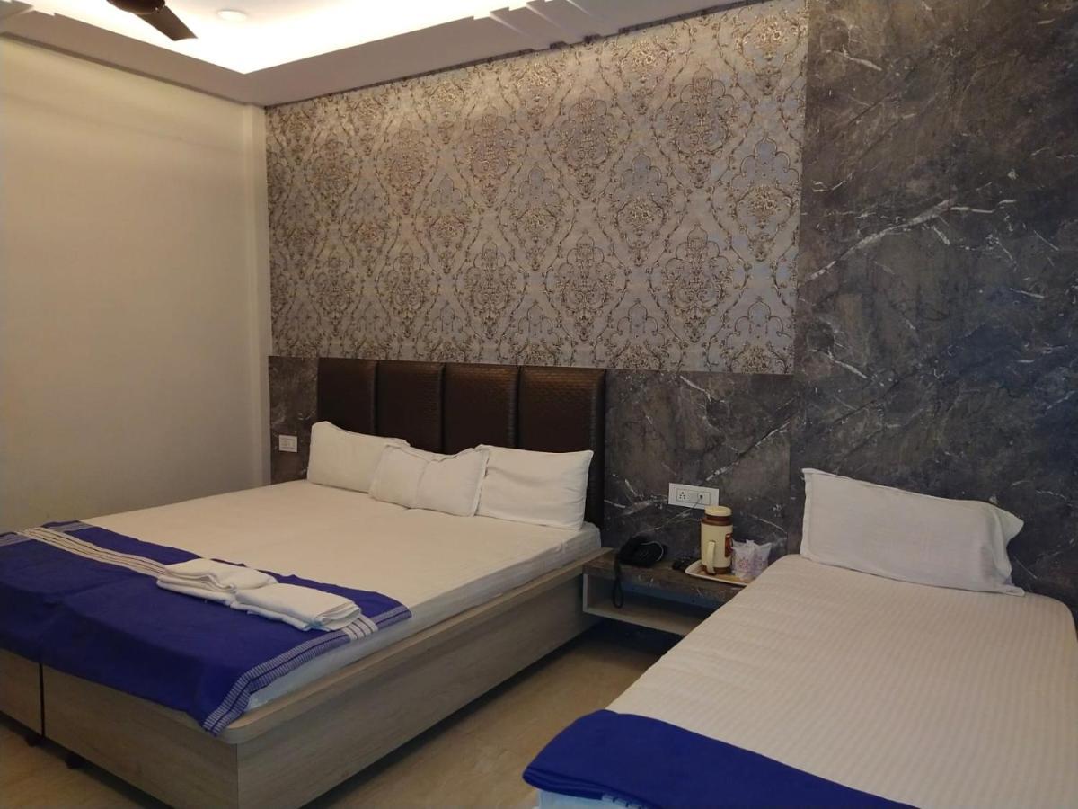 Hotel Gateway Kailash Варанаси Екстериор снимка